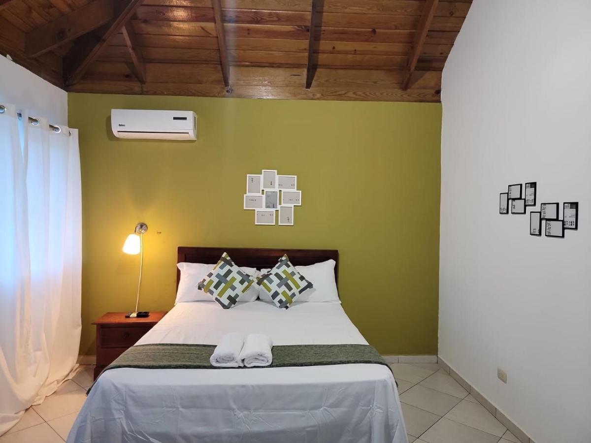 Hotel Sea Breeze Сосуа Экстерьер фото
