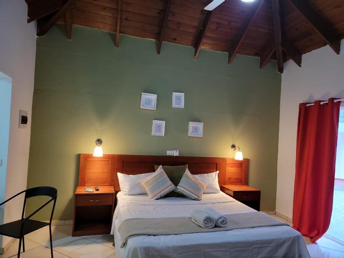 Hotel Sea Breeze Сосуа Экстерьер фото